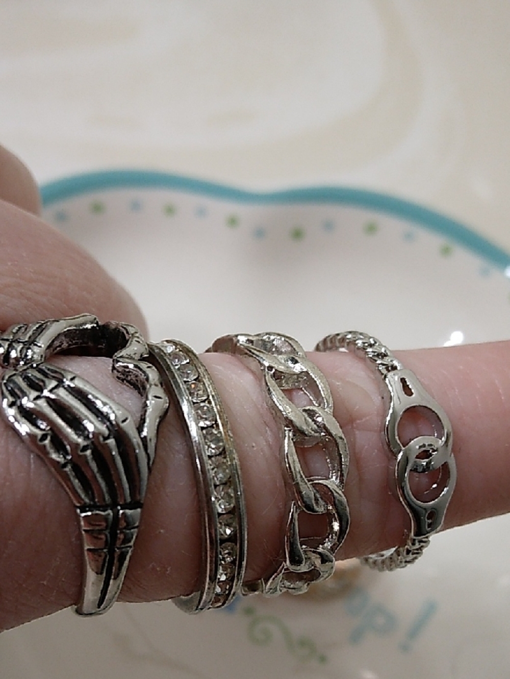 Bundle Of 5 Fashion Rings Silver and Rose Gold Size 8.5 - Picture 3 of 4